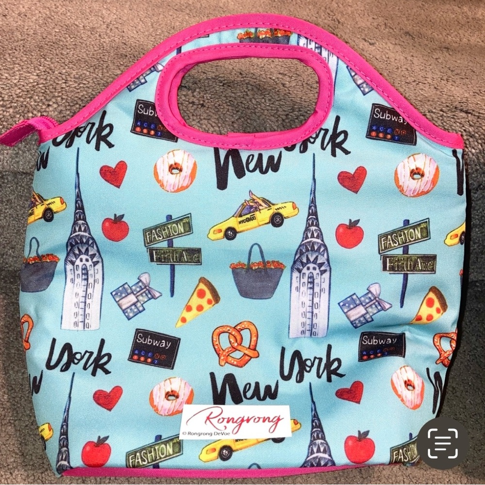 New York City Themed Insulated Lunch Bag - Picture 4 of 5